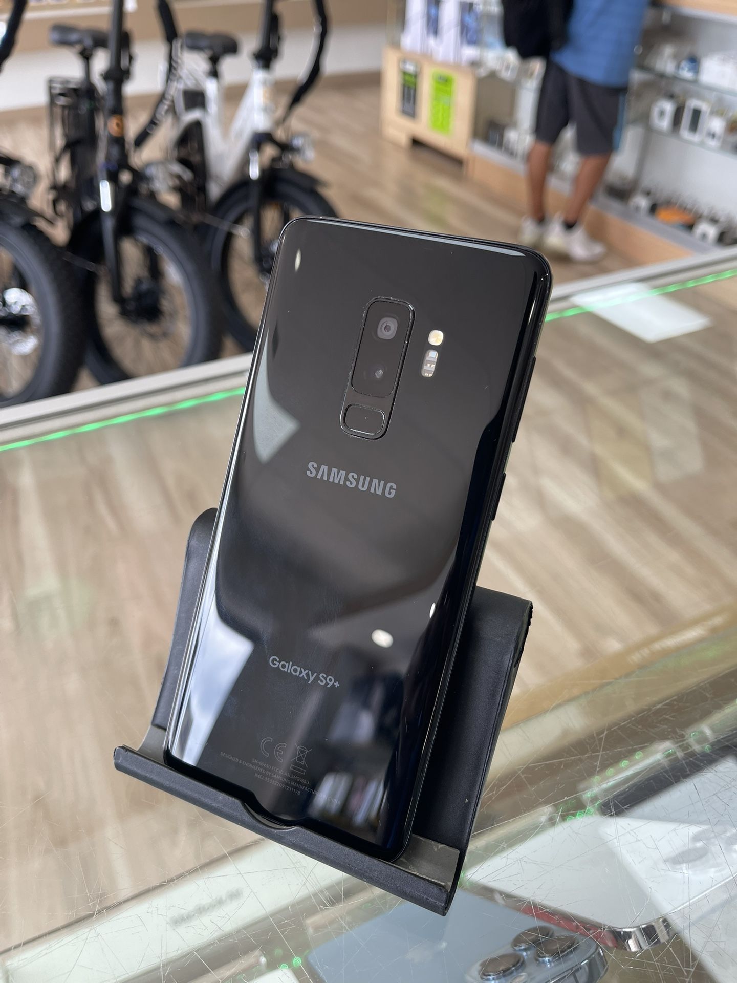 Black Samsung Galaxy S9 Plus Fully Unlocked To Any Carrier! Take It Today! Best Deals On Samsung Phones! 