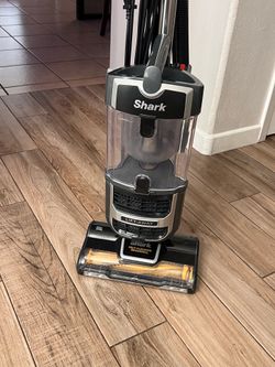 Shark lift-away self cleaning vacuum
