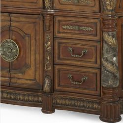 Dresser With MIRROR and LIGHTBOX