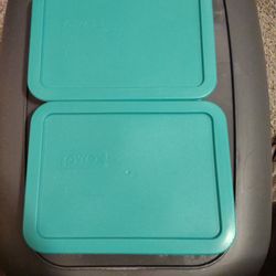 Set Of Two Pyrex 3 Cup Glass Storage / Casserole Dishes With Lids