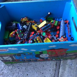 Thomas The Train And Friends Train Track With Accessories 