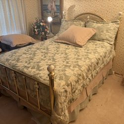 Full/Double Bed Complete Setting With Brass Headboard Frame, Pillows, Comforter