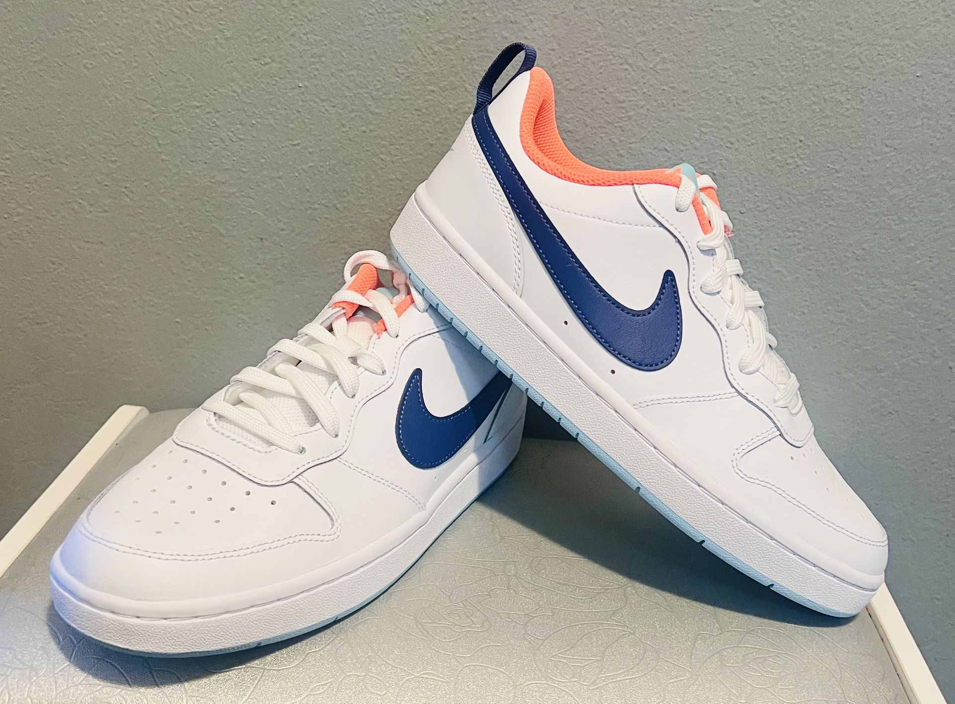 Nike Court Borough Size 6.5 Youth