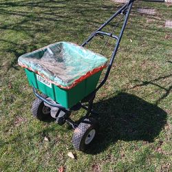 Lesco 50 lbs fertilizer spreader