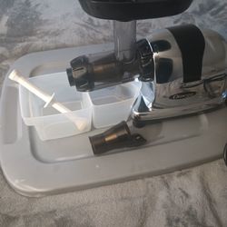 Omega Cold Press Juicer 
