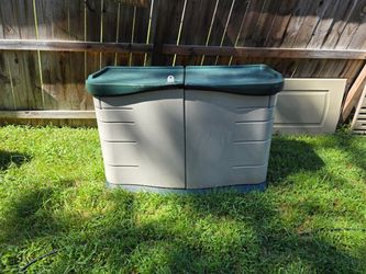 Rubbermaid Storage Shed