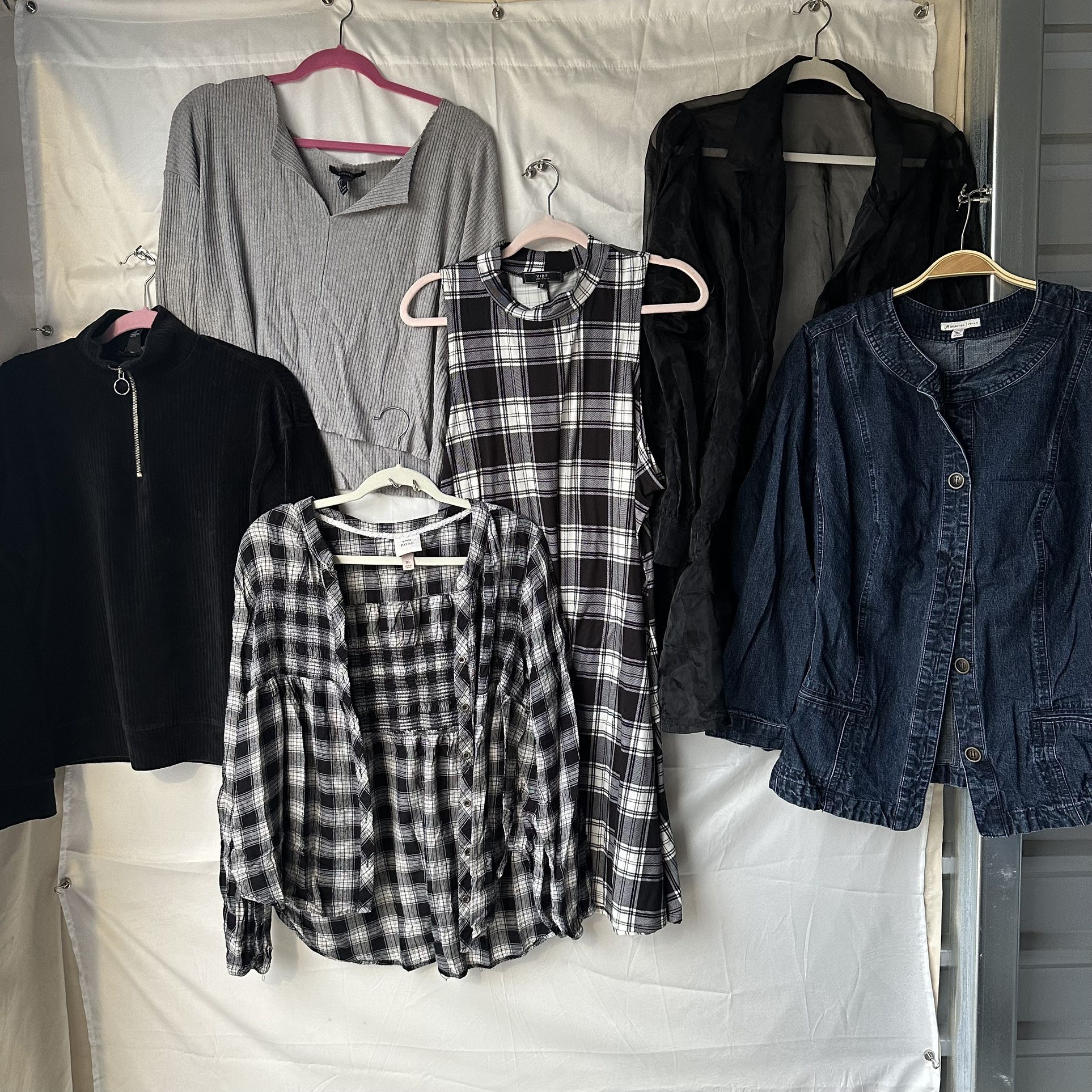 Lot Of Clothes Women’s XL/ XXL