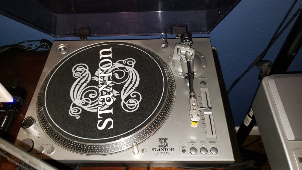 Stanton Str8-80 Direct Drive Turntable