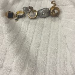 Assortment Of Rings 