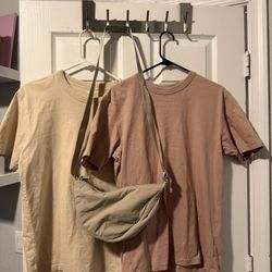 Uniqlo Men’s Medium T Shirts And Uniqlo Day Bag