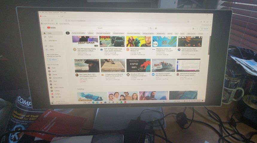 Like A New HP ENVY 32 Media Display Monitor