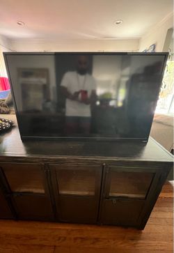 VIZIO E401i-A2 HDTV HDMI 40-inch Razor LED Smart TV with 1080p resolution and a 120Hz refresh rate (Built-in WiFi) Excellent Condition