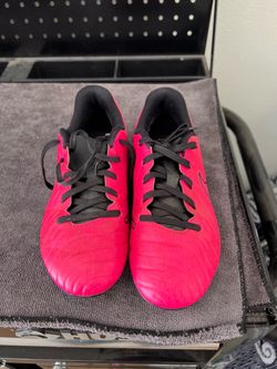 Girls soccer cleats
