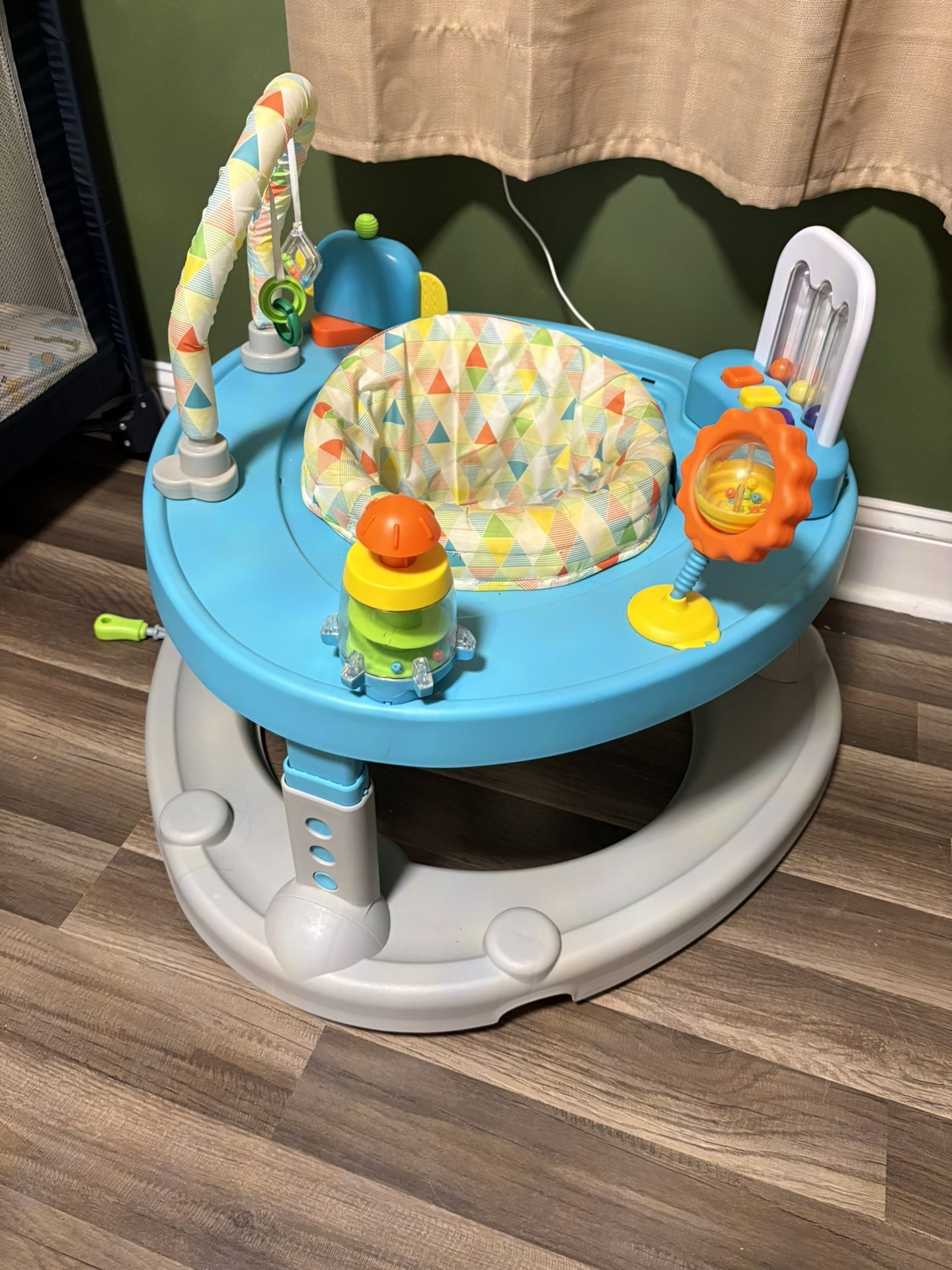 Activity center/ Bouncer/ Walker