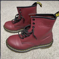 Doctor Marten, Platformed, Burgundy, Womens 7
