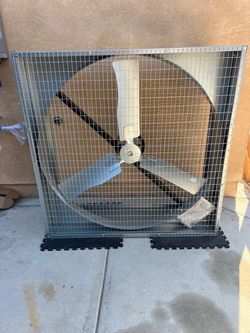 New Dayton Exhaust fan 48” Commercial asking $300 needs to selling asap paid over $2000