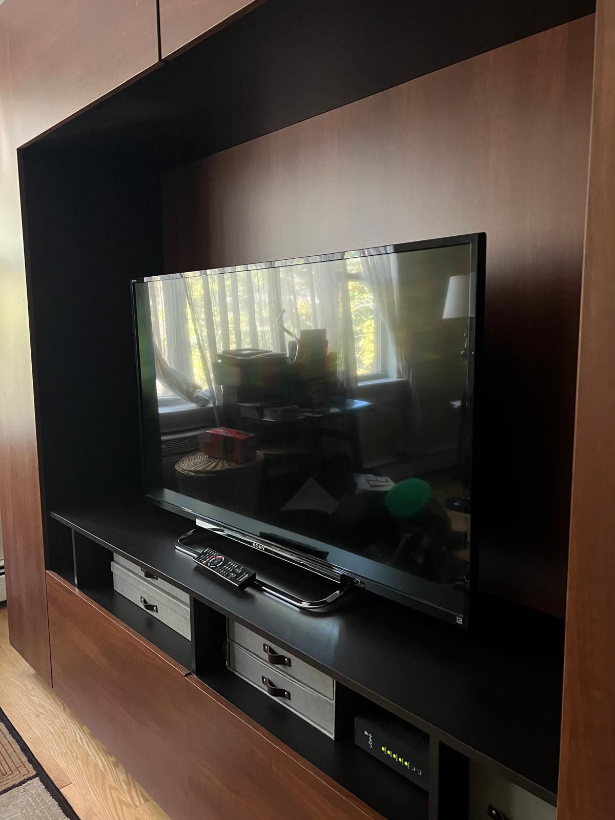 Sony Bravia LCD TV with 3D Glasses