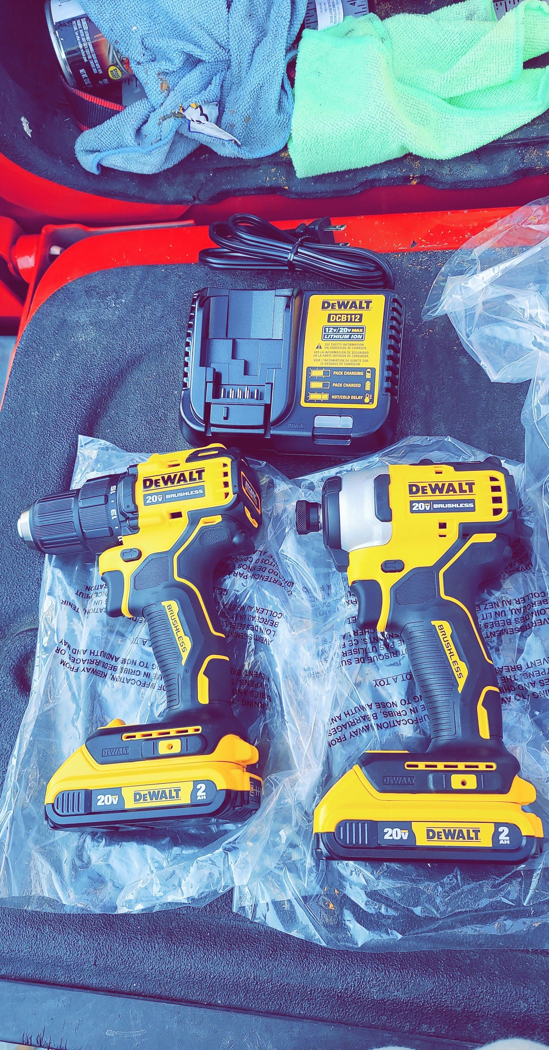 Dewalt Atomic Drill Set with (2) Xr 2.0 Batteries and Charger Brand New Never Used