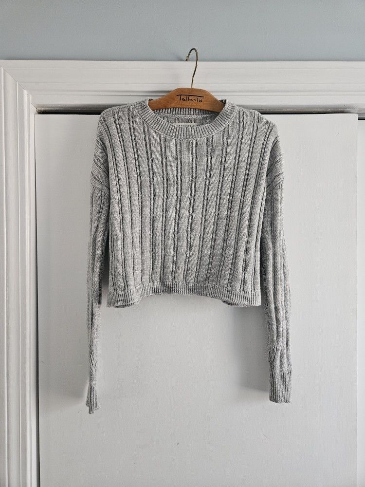 Junior Girls Aeropostale Grey Crew XSmall Sweater