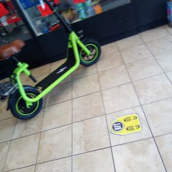 Electric  Adult Electric Scooter Brand New  Located At 1400 Niles St Bakersfield 