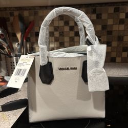 Gorgeous Michael Kors Mercer small handbag