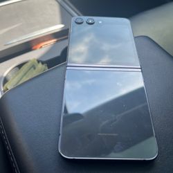 Flip 5 Samsung Galaxy Z Flip 5 256GB Black AT&T