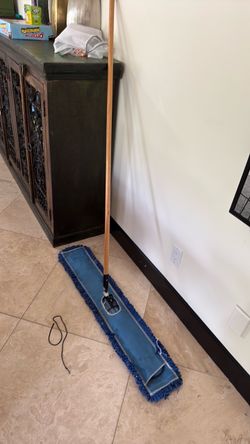 Big commercial floor duster