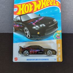 Hot Wheels '70s VS. '90s Black Nissan Skyline GT-R (BCNR33)
