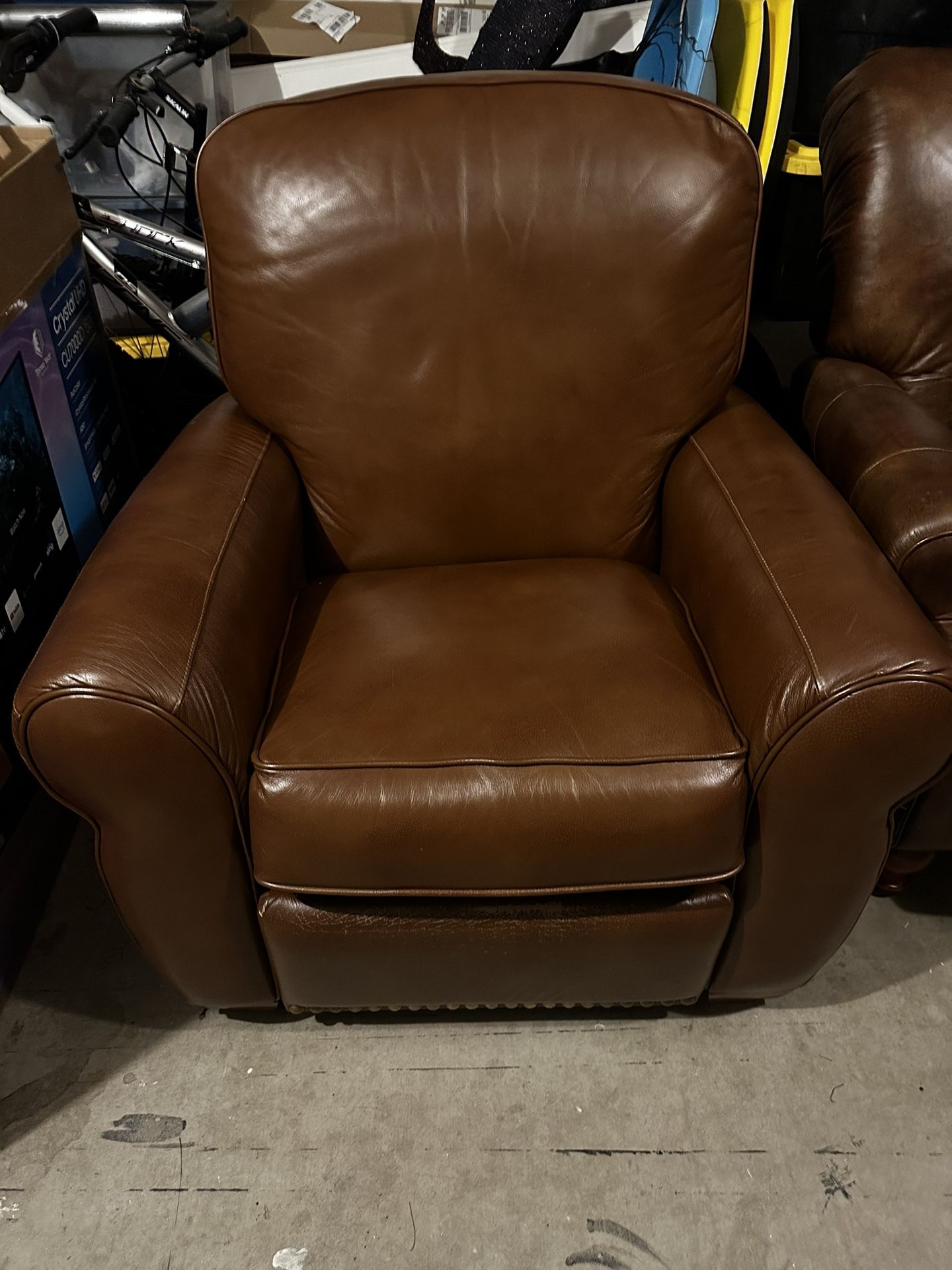 Lazy boy Leather Recliner for Sale in Peoria, AZ OfferUp