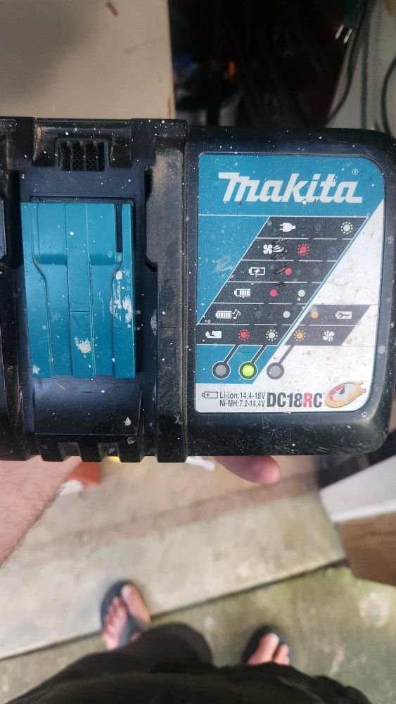 Makita Battery Charger 