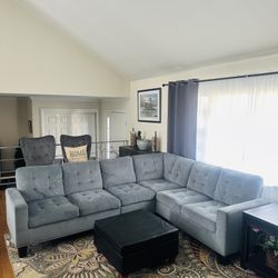 Raymour & Flanigan 4 pc Reversible / Rearrangeable Sectional