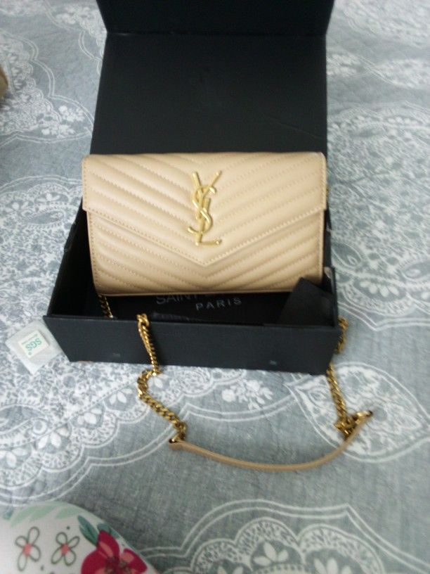 Purse. Bag. Shoulder Bag. Handbag. Tote. Bolsa. Cartera