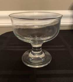 Vintage ice cream shop glassware - set of 8