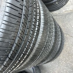 Tengo un set de llantas nuevas marca Goodyear EAGLE 255 45 R19 instalación y balanceo por el mismo precio 