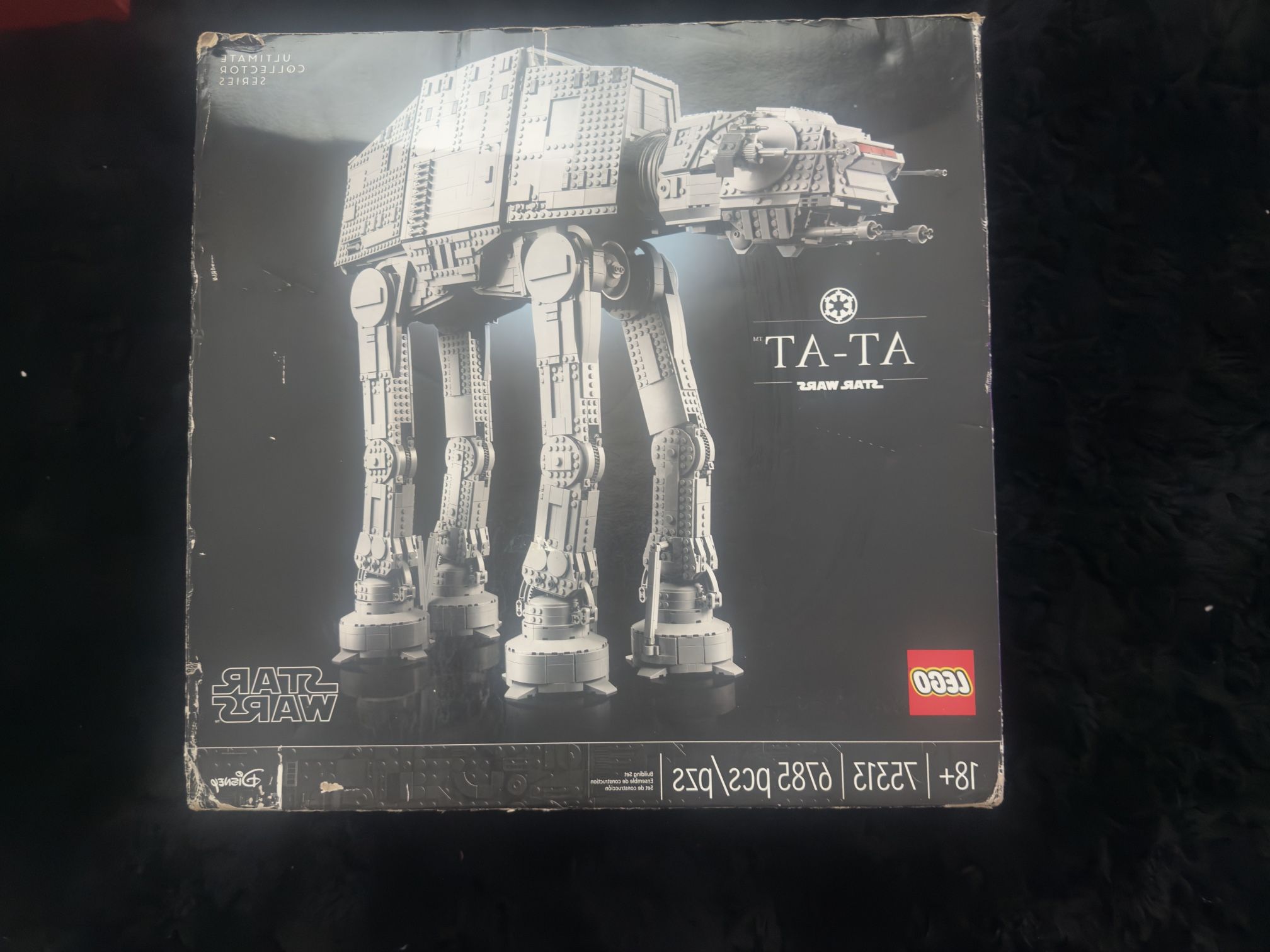 LEGO Star Wars Ultimate Collector Series AT-AT Set 75313