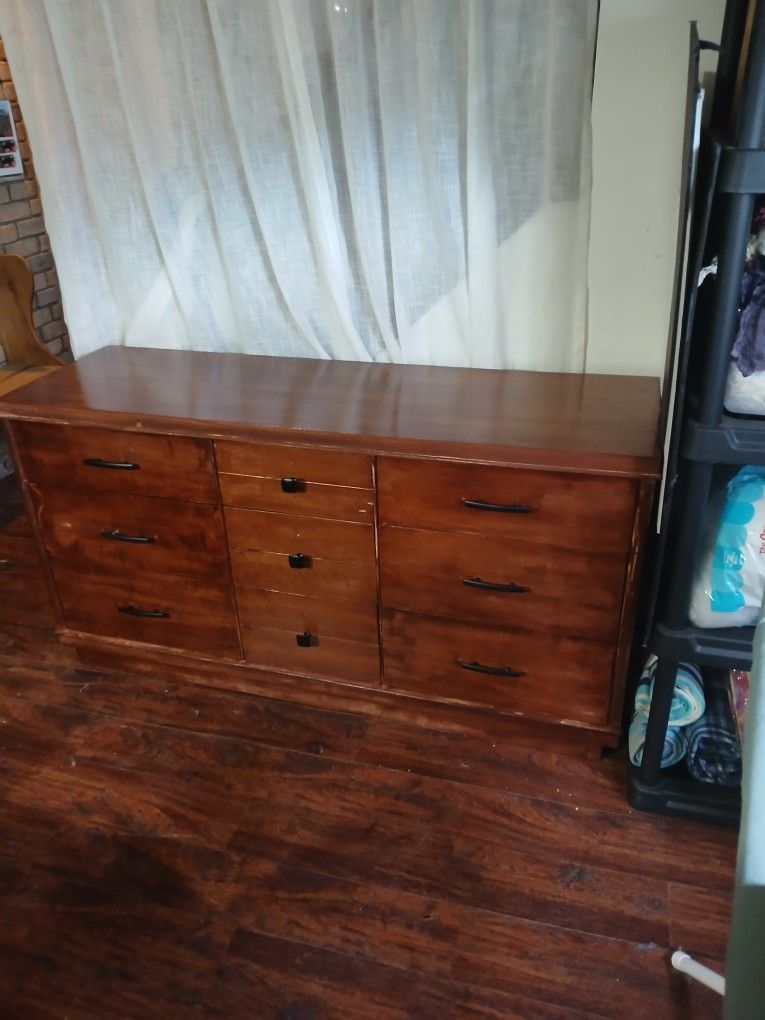Oak 9 Drawer Dresser