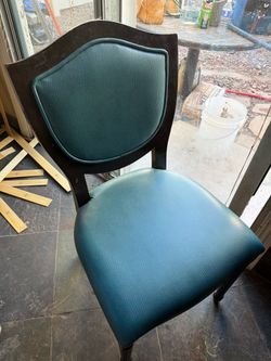 kitchen chairs.