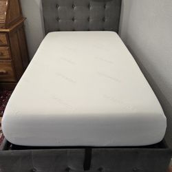 Twin Bed With Hydraulic Lift Storage