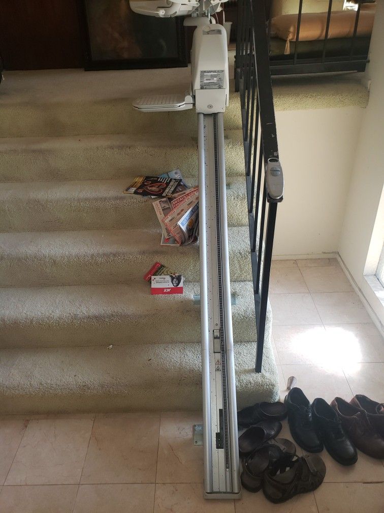 Acorn Superglide 130 T700 ACORN STAIRLIFTS 6 Or 7 Stairs Santa Ana