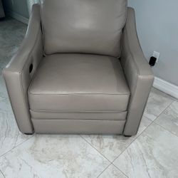 Recliner chair with USB Port 