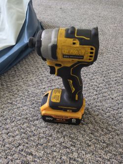 DEWALT 20V Brushless Impact Driver with 6Ah Battery
