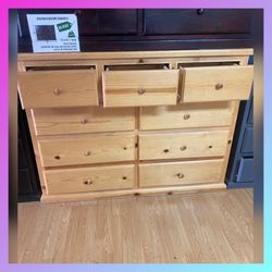 Dresser / Nine drawers dresser