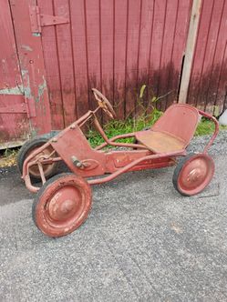 Vintage Murray pedal car known as the Tot-Rod