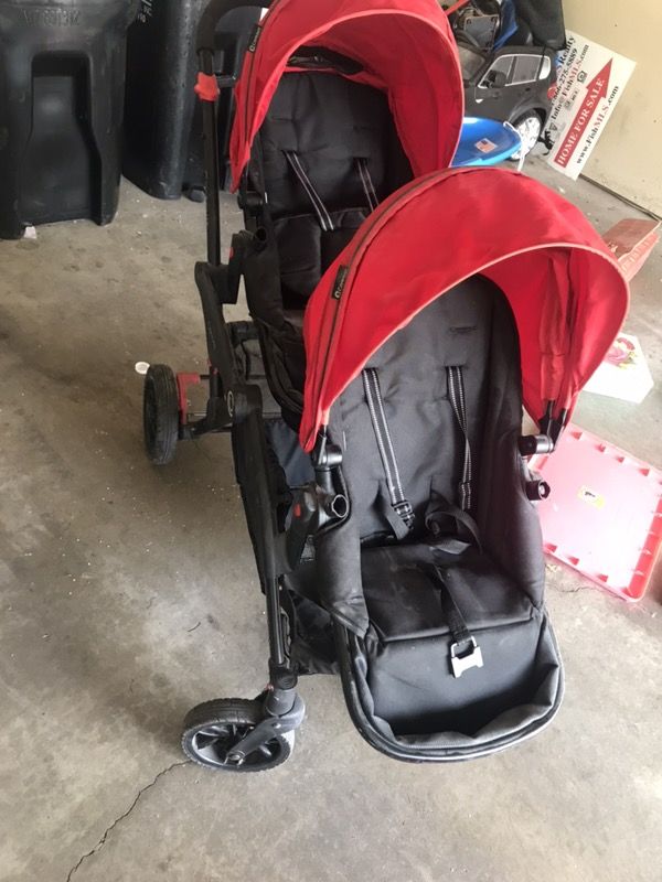 Double stroller by contours