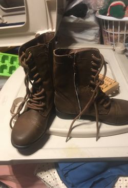 Size 6 w new boots