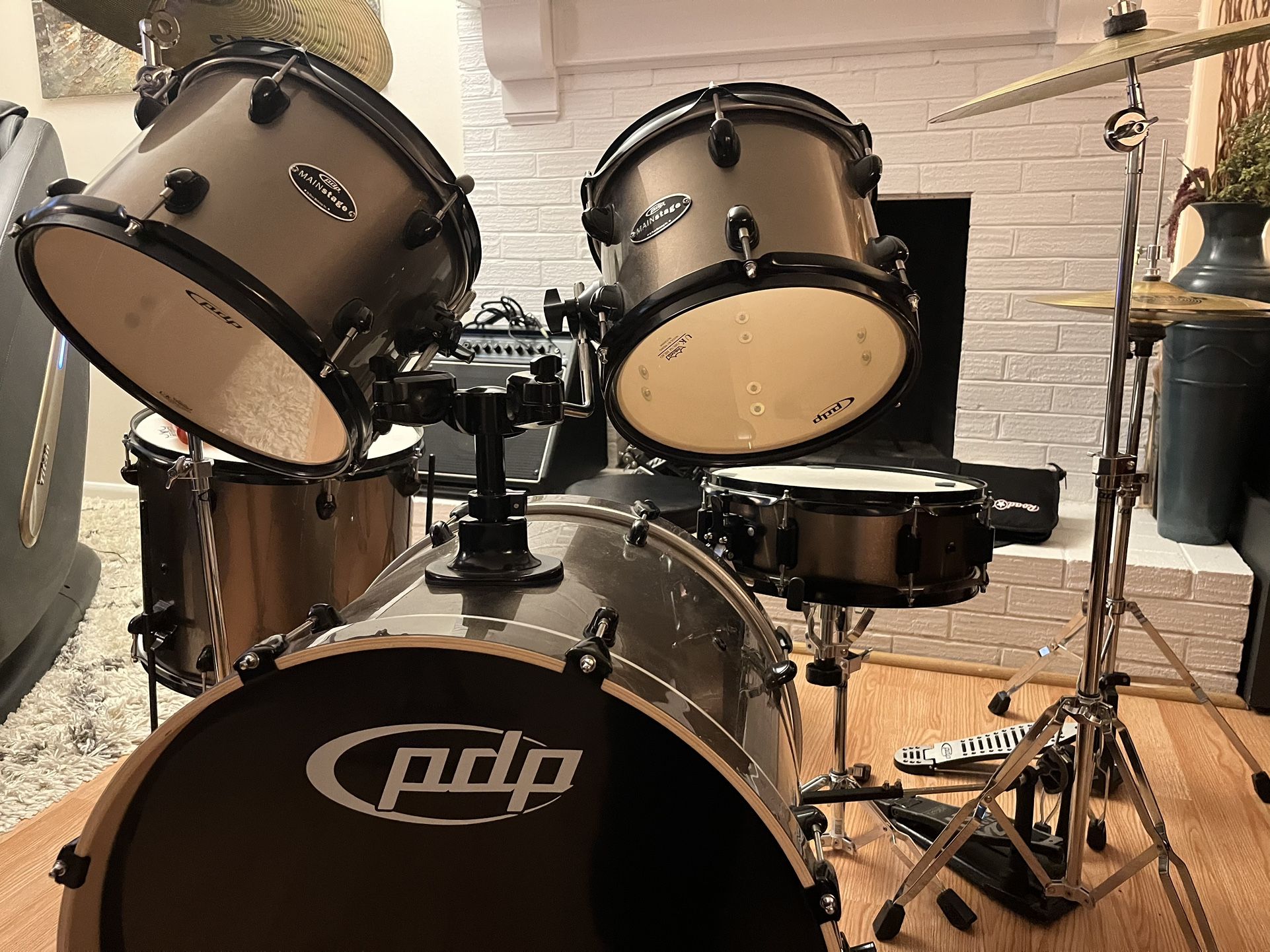 PDP 5pc Drum Set w/ Cymbals and Hardware