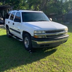 Chevy Tahoe 2002, White