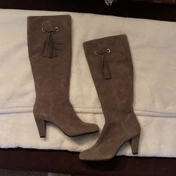 New Bandolino Grey Boots 