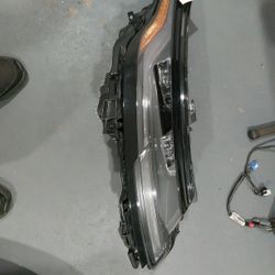 2022 RANGE ROVER  EVOQUE RIGHT HEADLIGHT 