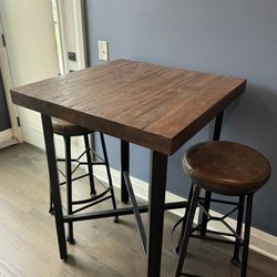 Reclaimed Wood High Top Table w/ Bar Stools